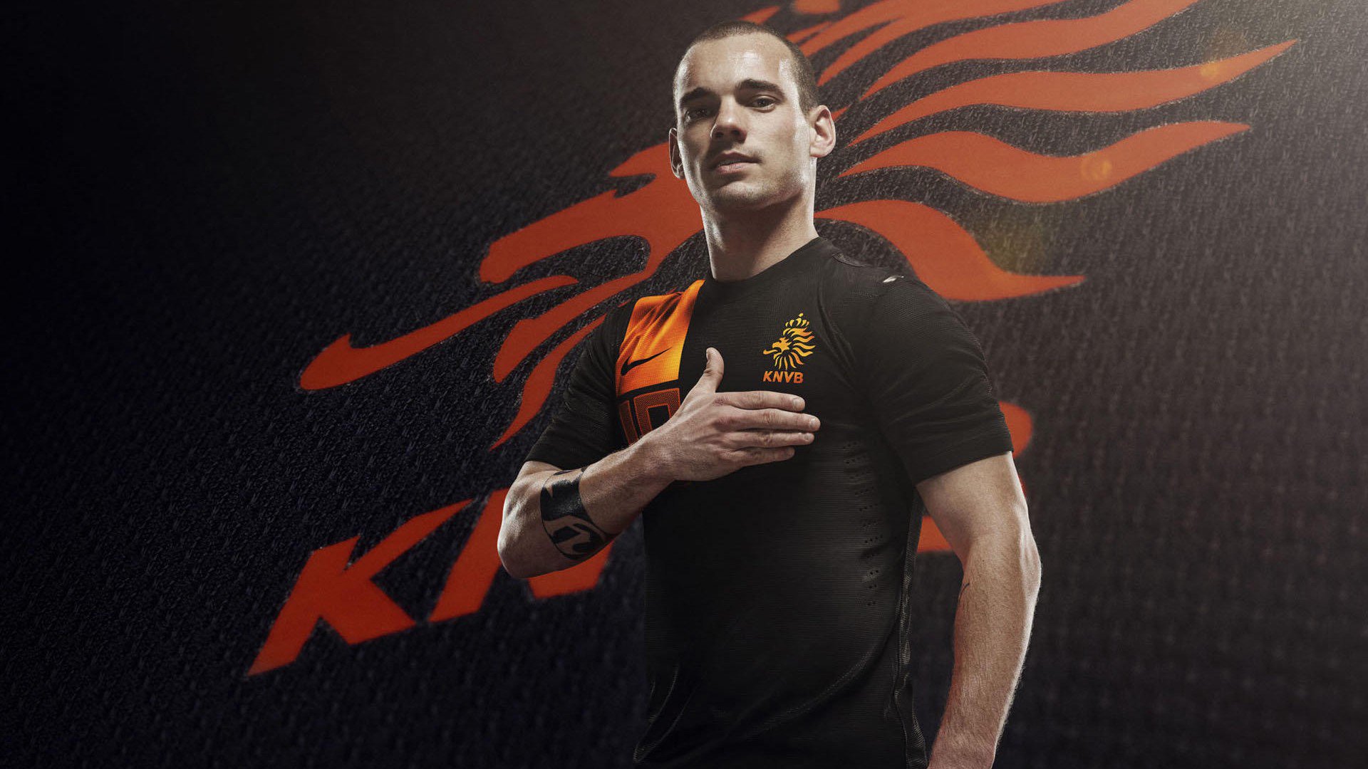 综合格斗赛场焦点!西班牙队对阵荷兰队,历史性突破,球队首次挺进决赛