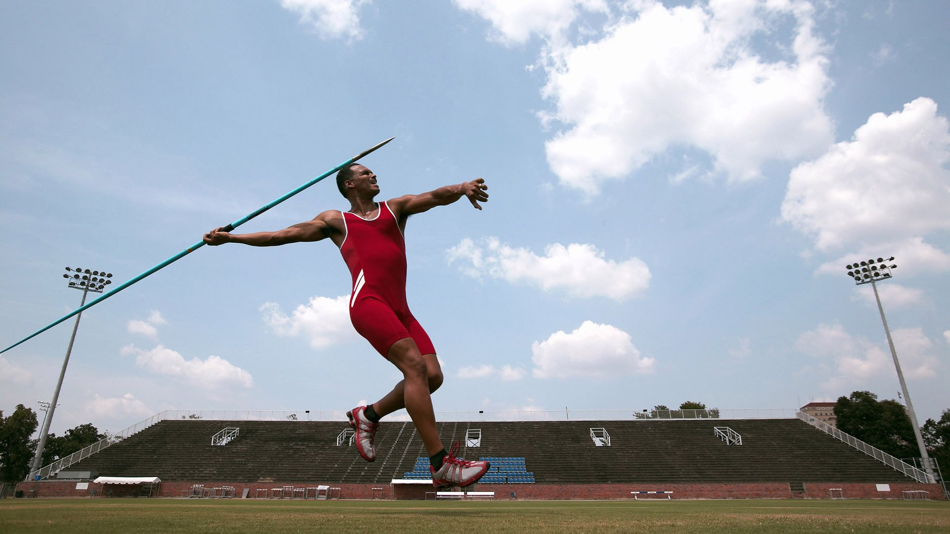 田径最新战报！澳大利亚队迎战英格兰队，压哨绝杀，引爆全场观众欢呼